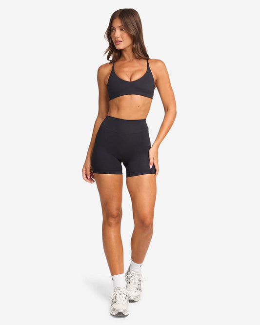 Form Invisible Scrunch Shorts 5"