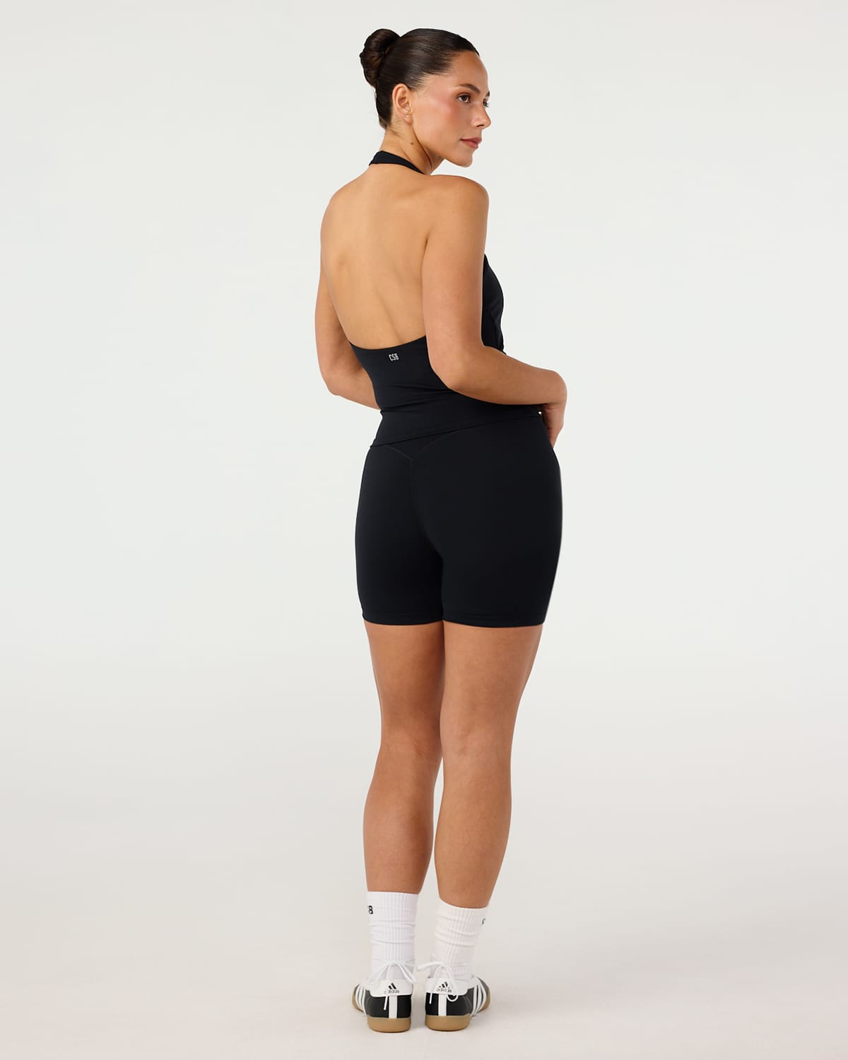 Form Invisible Scrunch Shorts 5"