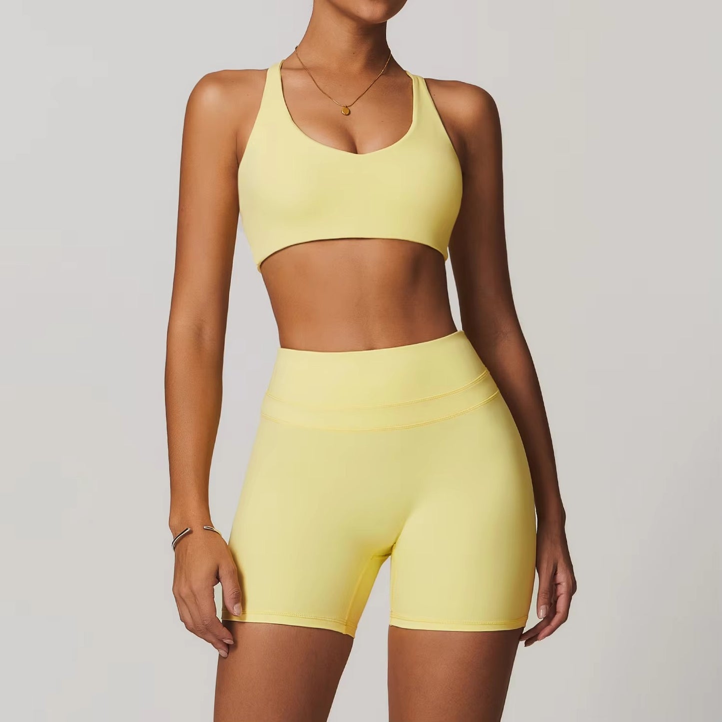 Form Invisible Scrunch Shorts 5"