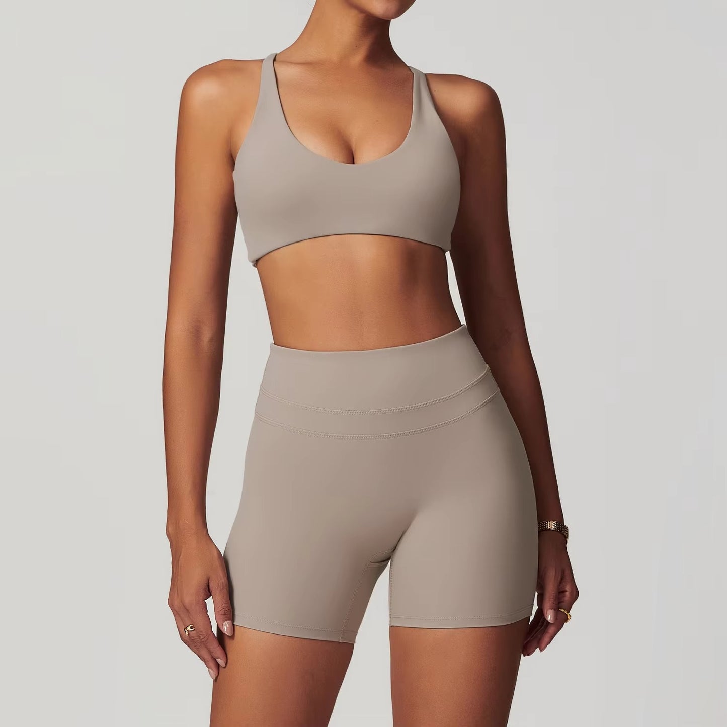 Form Invisible Scrunch Shorts 5"