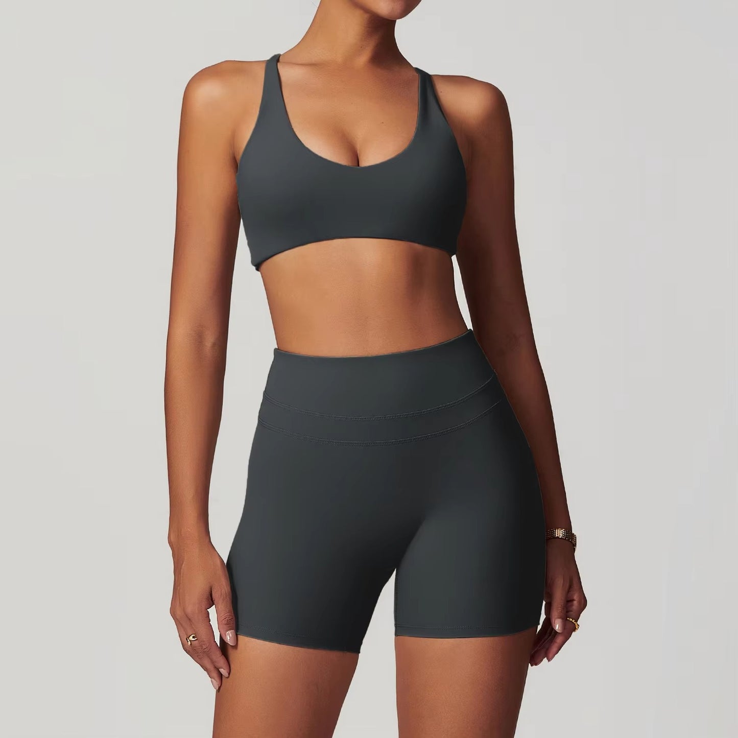 Form Invisible Scrunch Shorts 5"